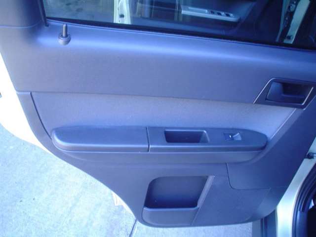 Ford Escape 2011 photo 17